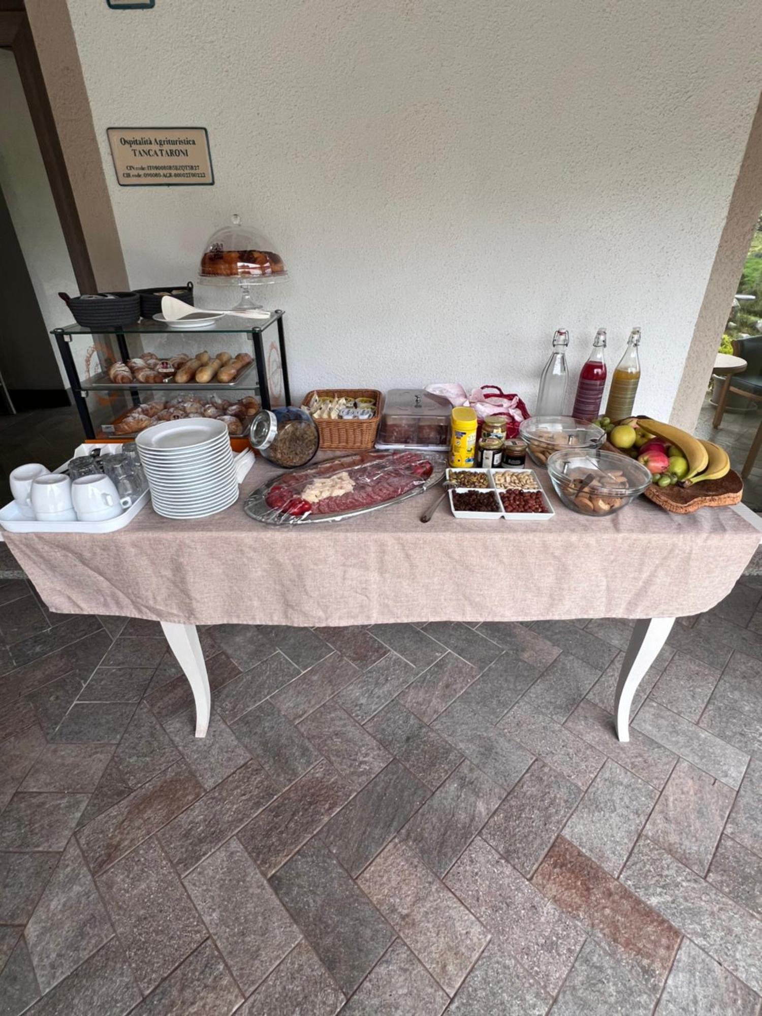 Agriturismo Bed And Breakfast Tanca Taroni Telti Exterior photo